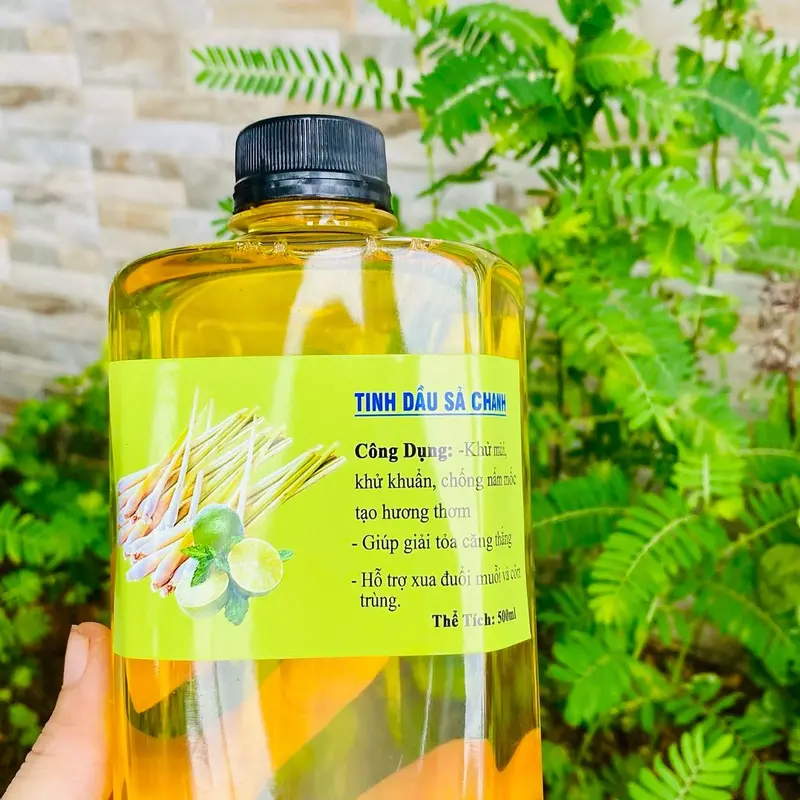 Tinh dầu LÁ SẢ hương Sả Chanh THƠM NHẸ NHÀNG 500 ML KHỬ MÙI, Kháng Khuẩn, Xịt ĐUỔI MUỖI 6