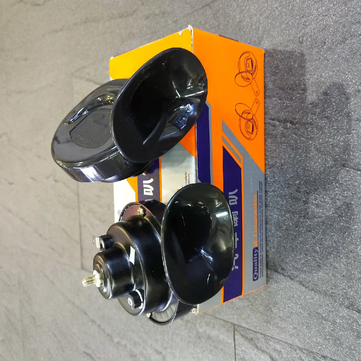 แตรเสียงเบนซ์ แตรหอยโข่ง ระบุใช้ไฟ12v.หรือ24v.จ้า