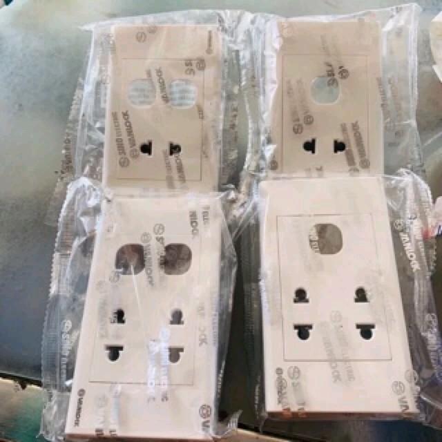 (Mặt 2 công tắc + 2 ổ cắm) Và (Mặt 1 công tắc + 2 ổ cắm).(Mặt 1 Công tắc + 1 ổ cắm) Sino chính hãng.Lưu ý: Sản phẩm chưa bao gồm hạt và đế. Có video mô tả sản phẩm