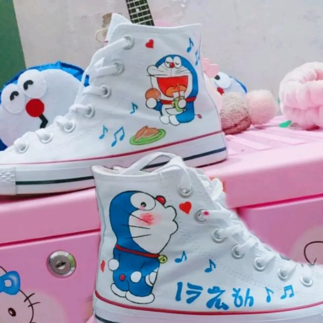 Giày vẽ DoraeMon màu trắng