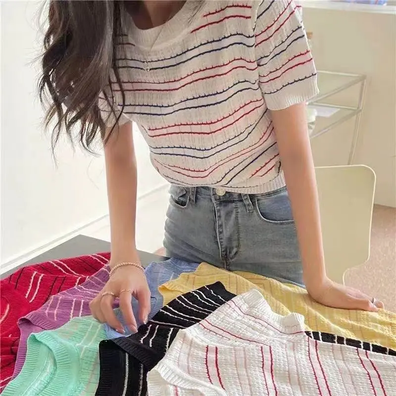 Kaos Rajut Lengan Pendekd T-shirt Knit Atasan Korean Style Atasan Cewek Outfit panjang knitwear