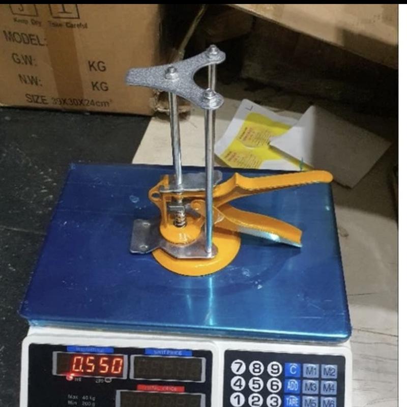 Kích nâng gạch, con đội kê gạch men ốp tường Loại 3 trụ 1