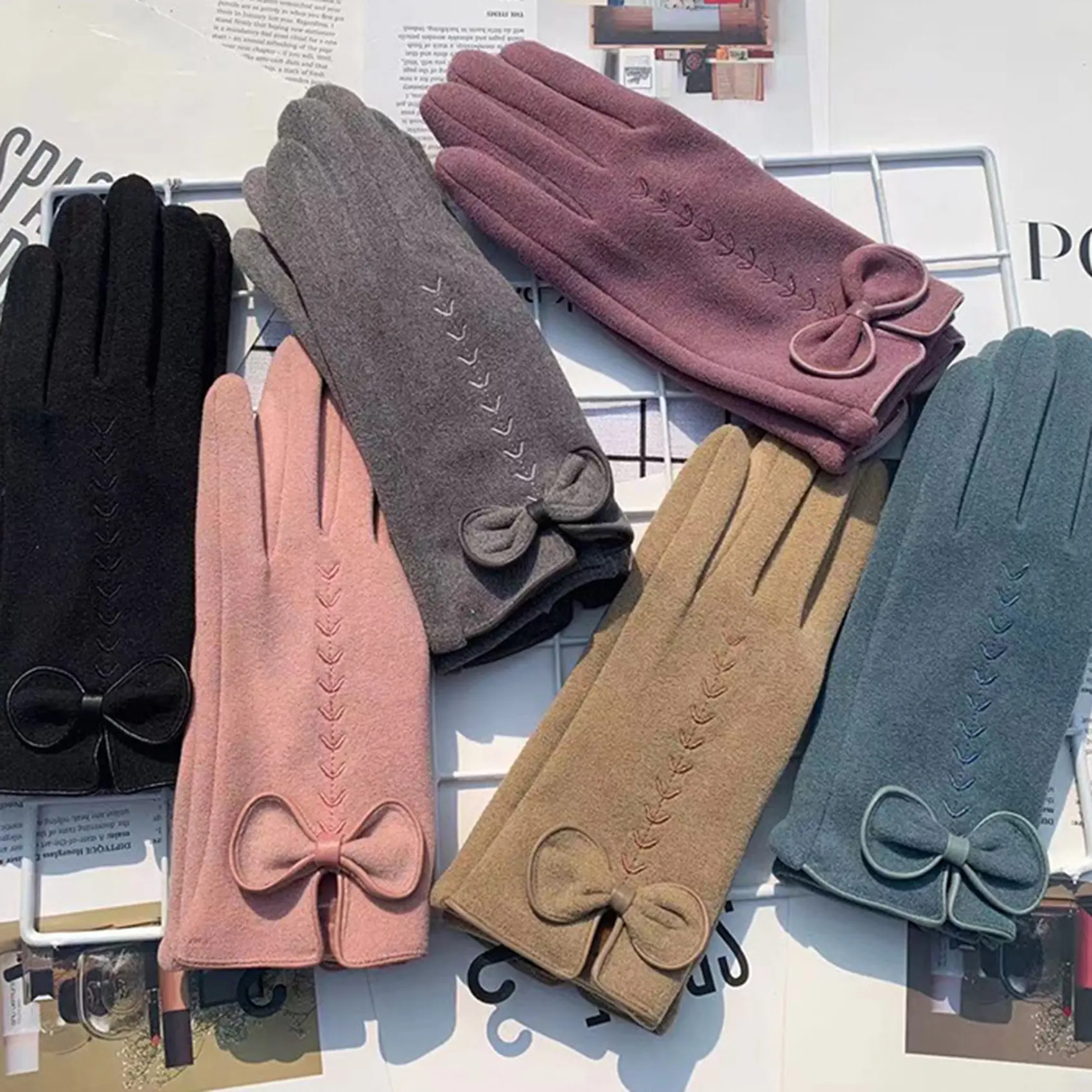 Warm and Thick Ladies Cycling Gloves Windproof Touch Screen Gloves Outdoor Travel Gloves Fashion Women's Gloves