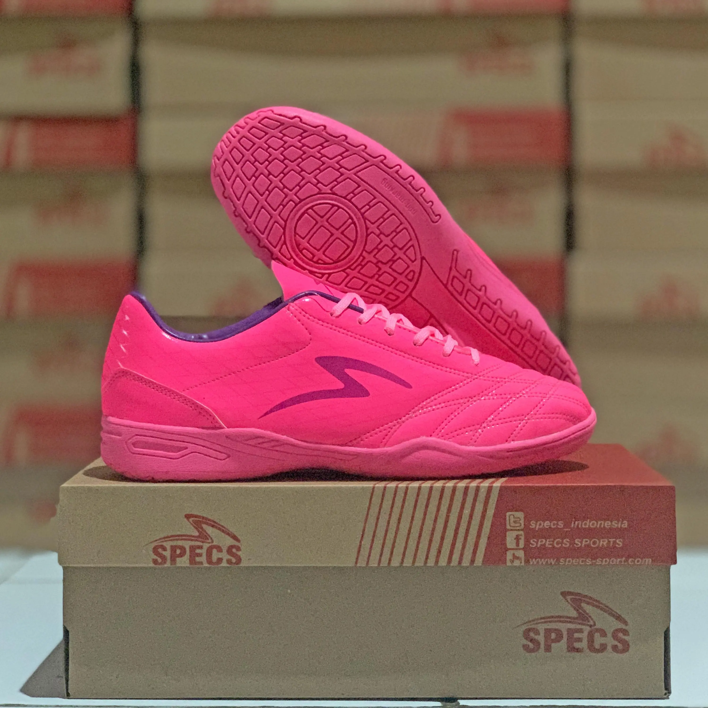 Sepatu futsal specs infinity pink terbaru bonus kaos kaki deker jaitan cit