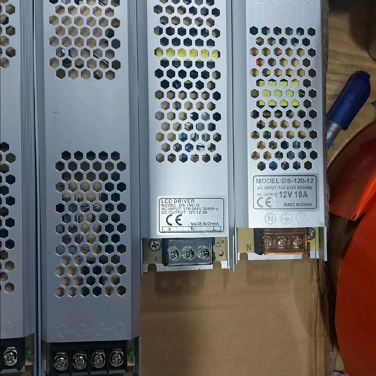 Nguồn tổ ong đổi điện từ 220v ra 10v đến 12v loại mỏng dẹt  dùng cho đèn led