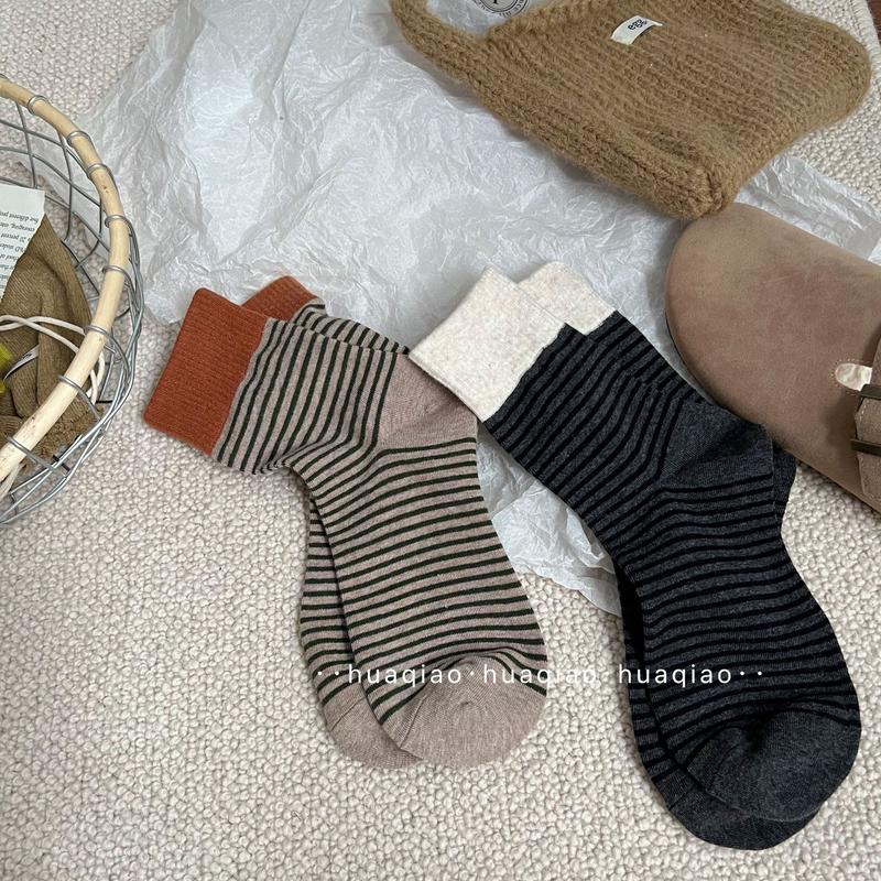 Product Introduction of Maillard Ins East Gate Contrast Color Screw Type Striped Socks Autumn and Winter Bunching Socks Leisure Tube Socks Girls Socks Outdoor Sport 12