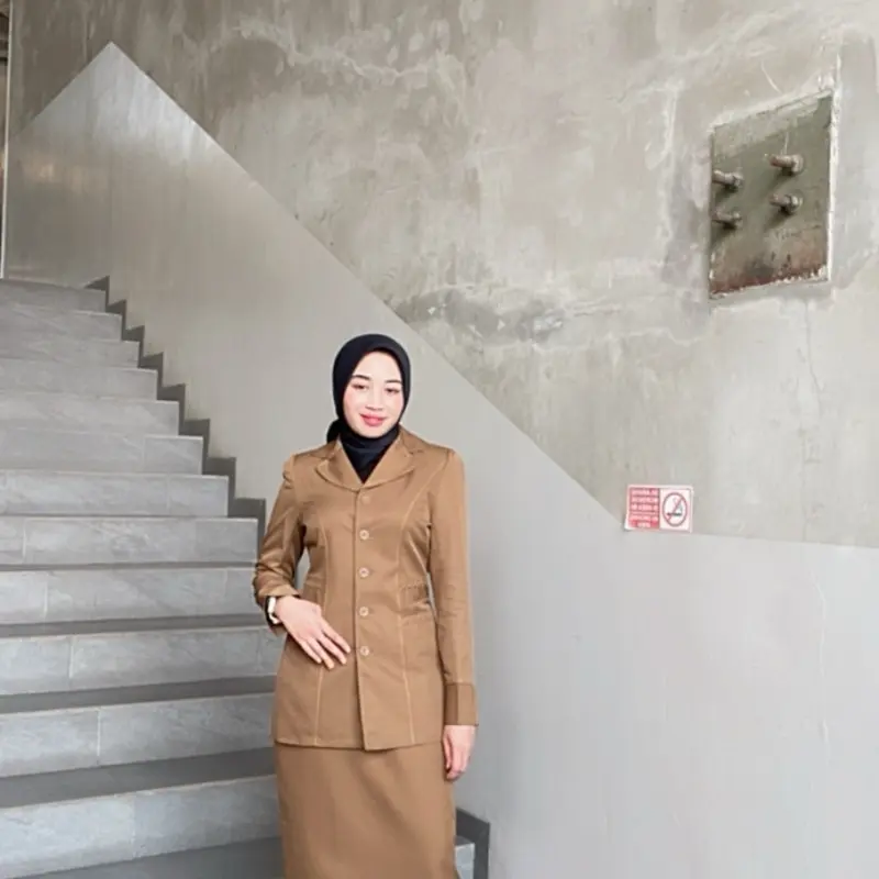 114 - Stelan Seragam Khaki Tua Wanita/ Stelan/ Atasan/ Bawahan 1