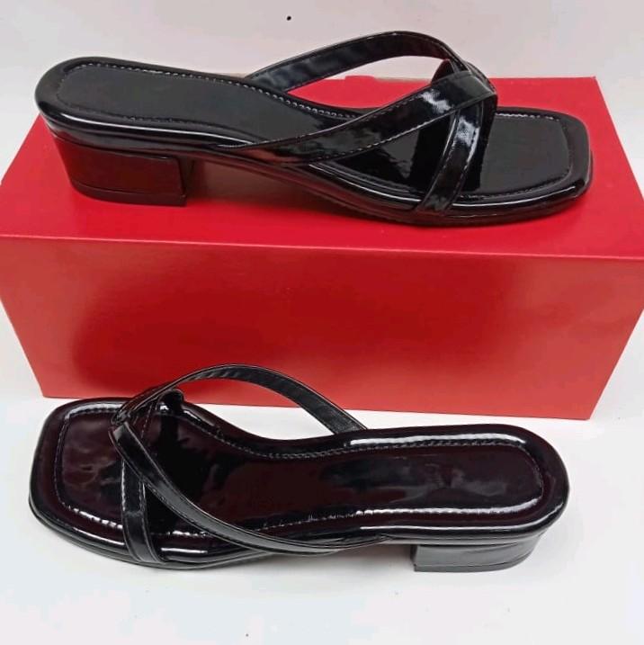 sandal hels wanita hak 3 cm model jepit Hak Datar Hak Setengah (3-5 cm) Santai 2