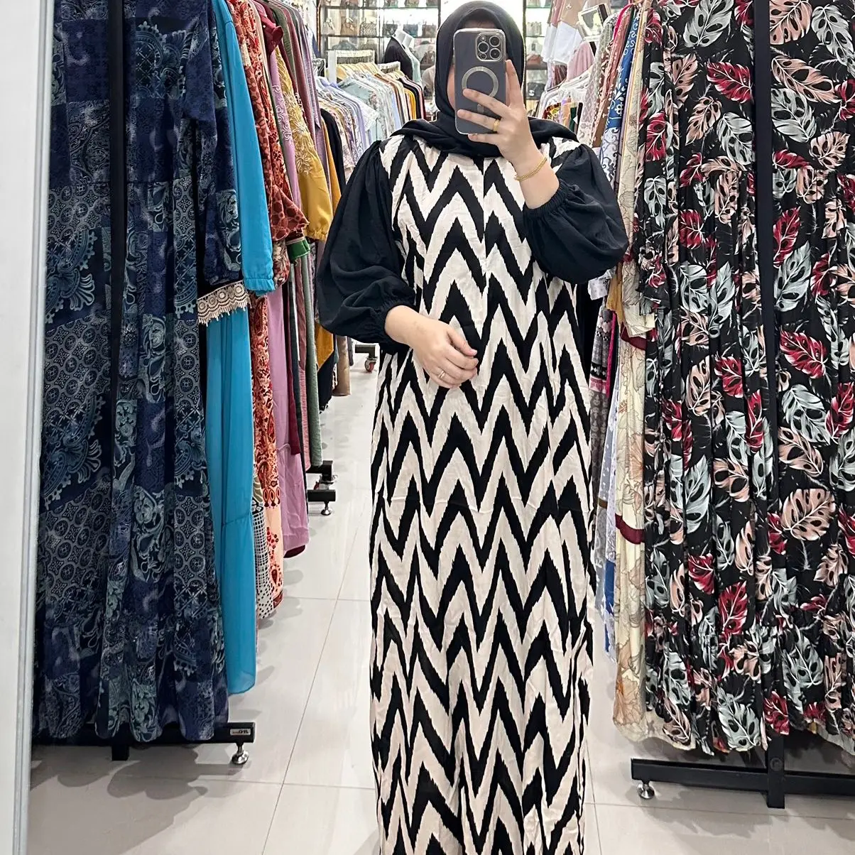 ready dress bahan rayon dengan ld 120cm dan panjang 130cm