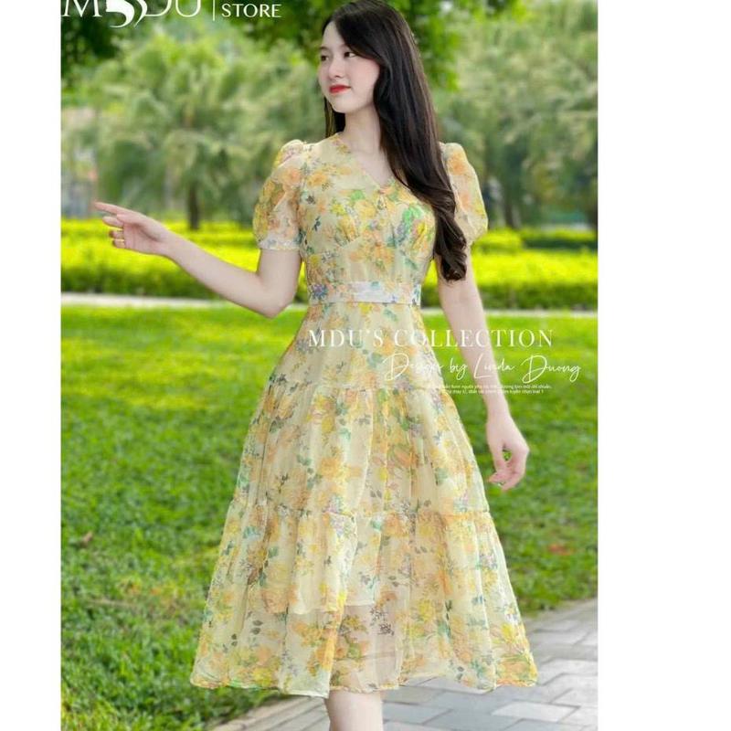 Đầm thời trang nữ dự tiệc chất voan hoa cổ vuông tay ngắn phồng nút bọc giữa ngực váy 2 lớp dài xoè maxi sang trọng