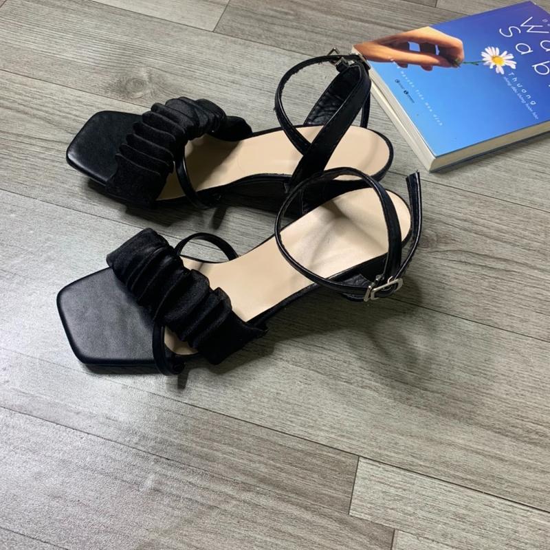 Giày cao gót nữ đế vuông, sandal nữ 5p quai vải voan có màu đen trắng 2