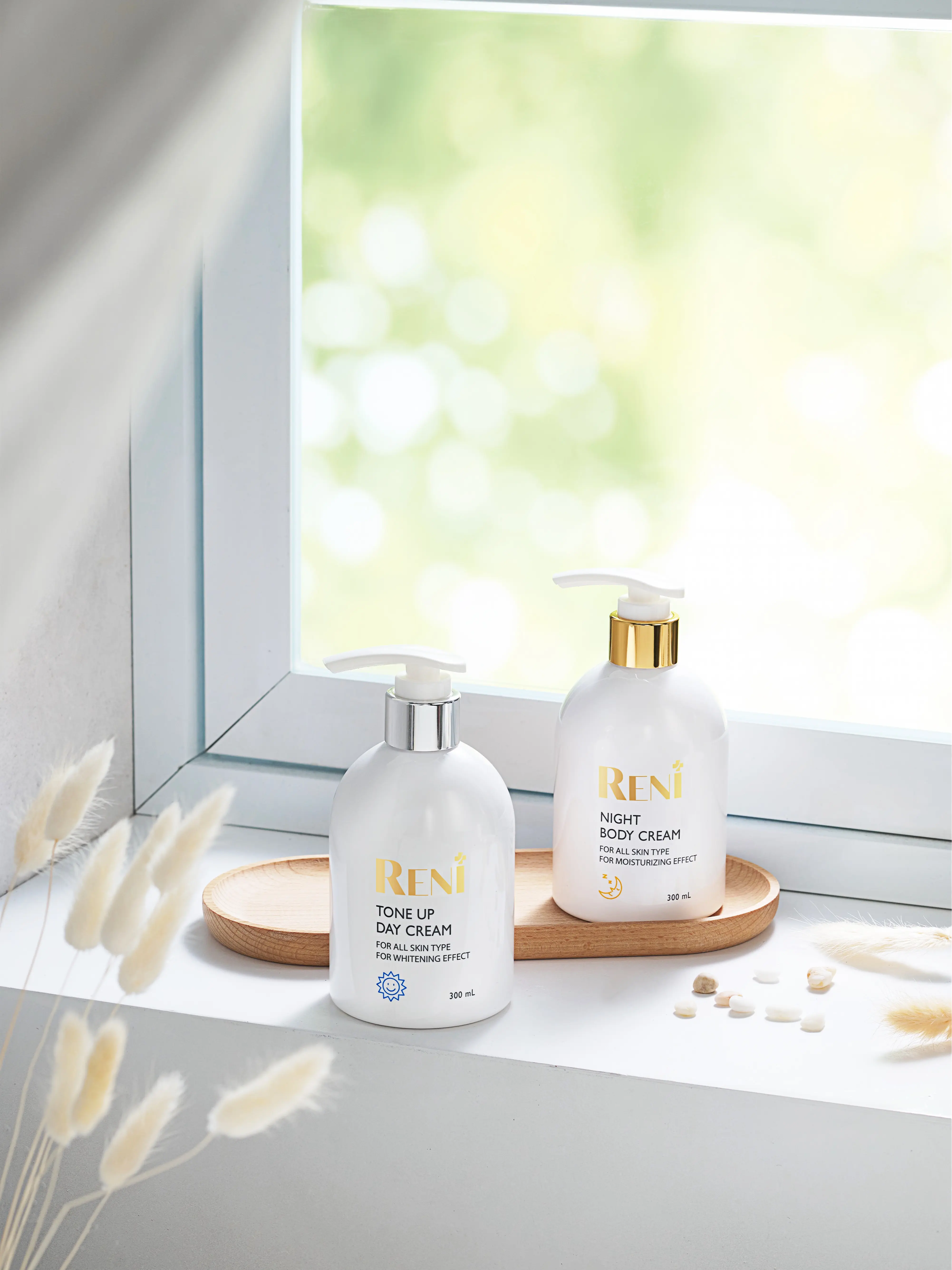 [COMBO BODY CREAM] Combo kem dưỡng body Reni Day - Night Body Cream hỗ trợ làm đẹp da, dưỡng trắng, cấp ẩm phục hồi chuyên sâu (300ml) - V2H Cosmetics