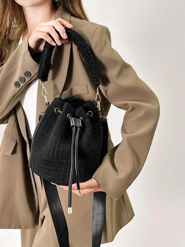 Women's 1 Piece Minimalist Elegant Solid Color Bucket Bag, Fashion All-match Flannelette Bucket Handbag, Fashionable Adjustable Strap Design Crossbody Bag for Daily Used 4