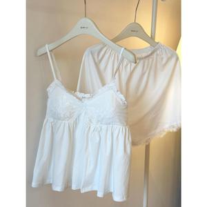 ชุดนอนฤดูร้อน OOTD สไตล์น่ารักและเซ็กซี่ มีแผ่นรองหน้าอก ชุดชั้นในลูกไม้เซ็กซี่สำหรับผู้หญิง ชุดเลานจ์กางเกงขาสั้นสตรี สไตล์หวาน 2025 มาใหม่