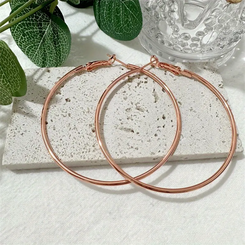 [Golden Fashionable Hoop Earrings] A Pair Of Large Hoop Steel Needle Earrings For Women, Golden In Color, Fashionable And Versatile Ear Hoops Accessories. 6
