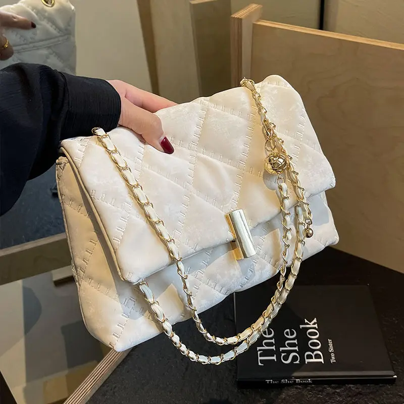 Amy Rabbit Women's Bag Korean Fashion 2025 New Fashion Lock Diamond Embroidery Thread Chain Shoulder Bag Messenger Bag