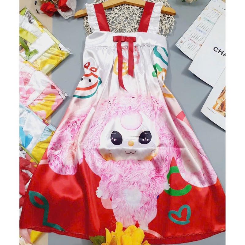 Váy Ngủ Nữ Phi Lụa Tay Cánh Tiên In Hình Dễ Thương Freesize 40-55ki sau váy có bo chun nhiều hoạ tiết xinh Đầm Ngủ