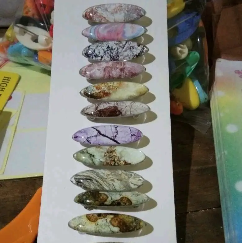 LUSINAN PENITI JILBAB DAGU PIN Dagu motif marmer Pin hijab Lusinan Muslim 0