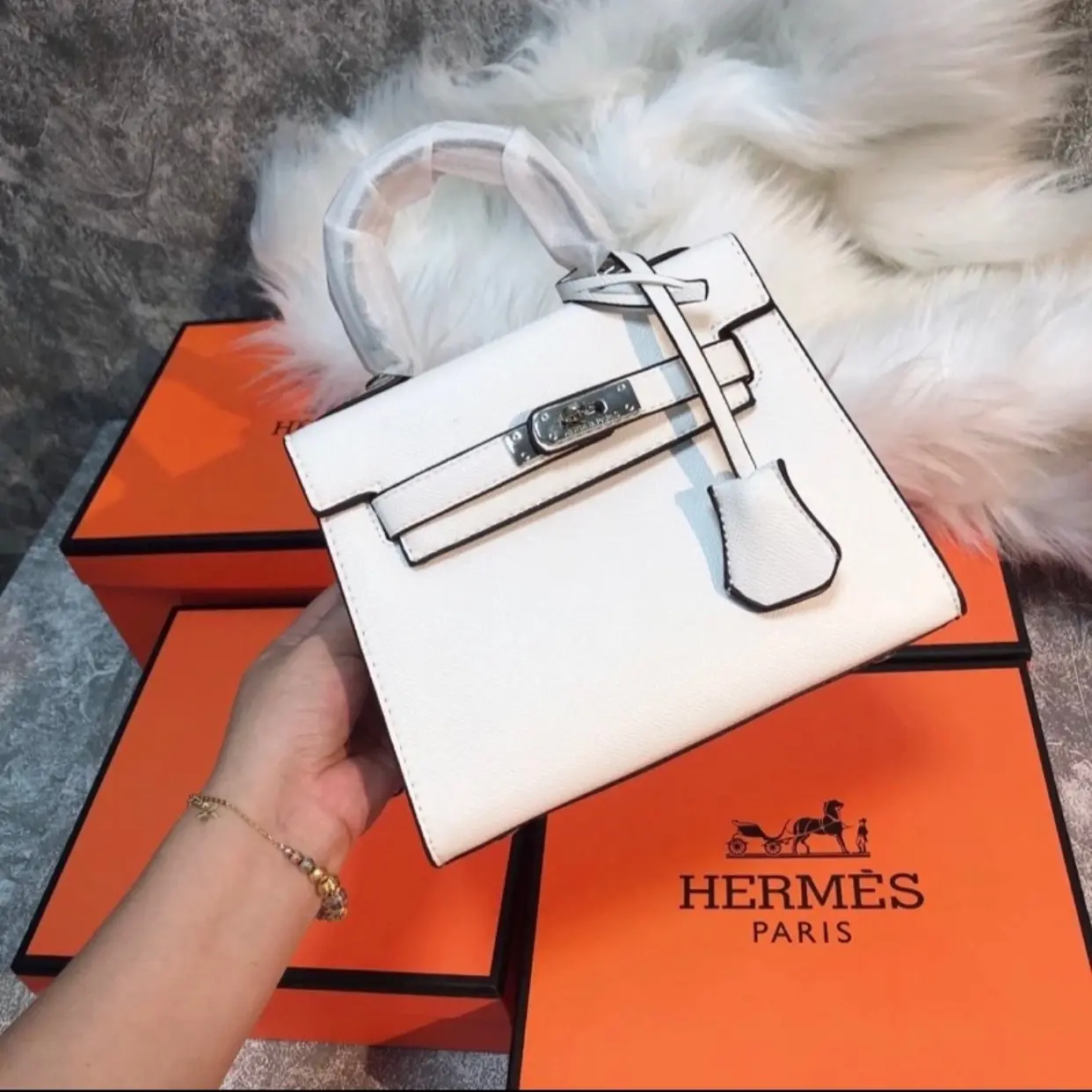 Túi xách HM size 22 Kiểu Dáng Ngang Trẻ Trung QC Cao Cấp