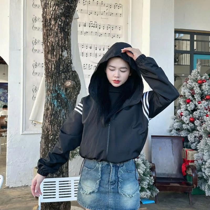 Áo khoác gió nữ form lửng FRM5 chất dù mỏng phối sọc xinh xắn 3