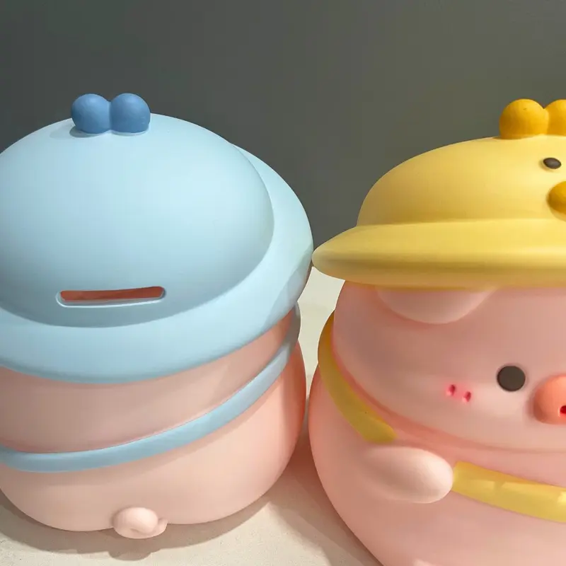 Ống Tiết Kiệm Heo Xinh Đội Nón Vịt Đeo Túi Dễ Thương _ Art House 1