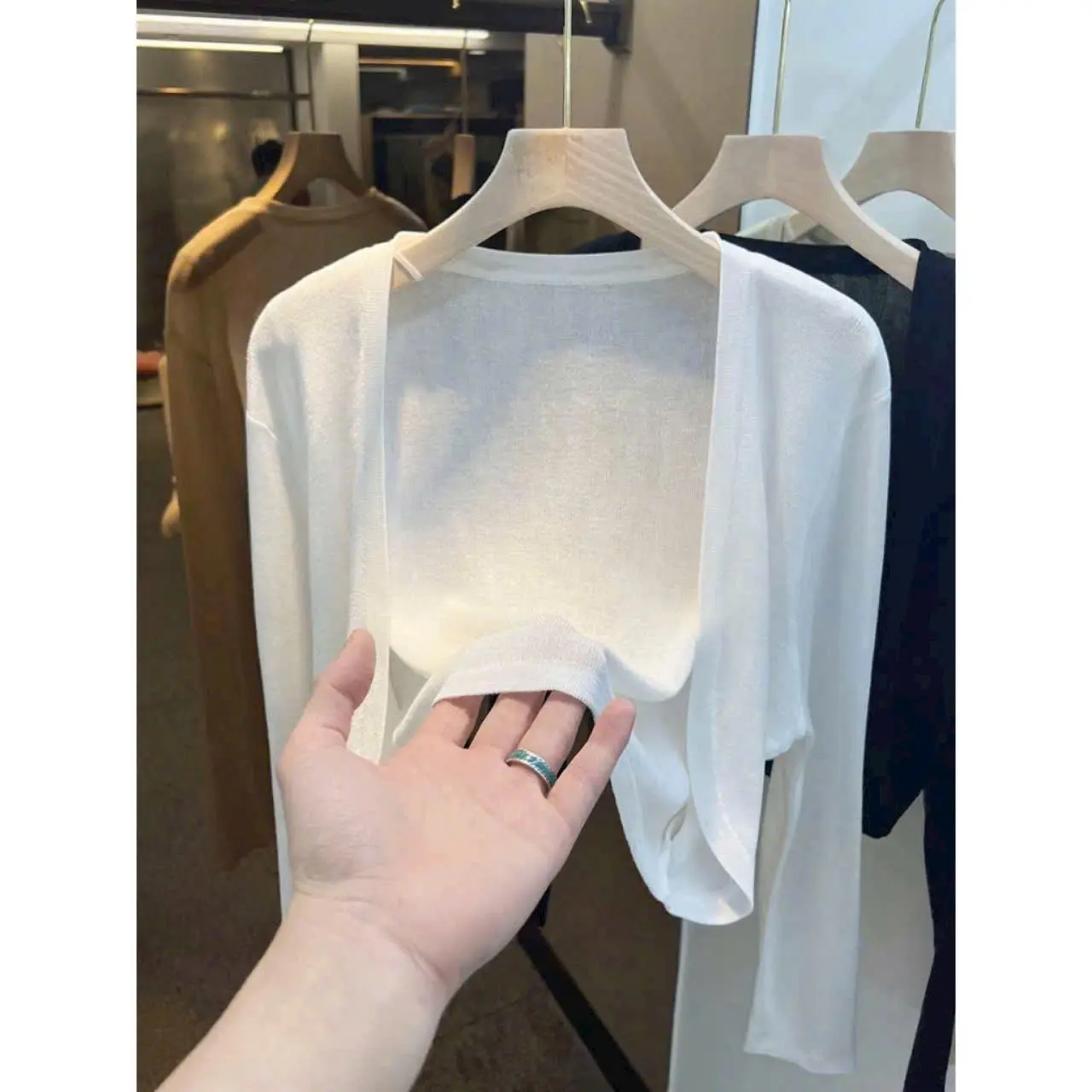 Áo Khoác Cardigan Tay Dài Chống Nắng Dáng Ngắn Nữa Lưng Croptop Nữ Women