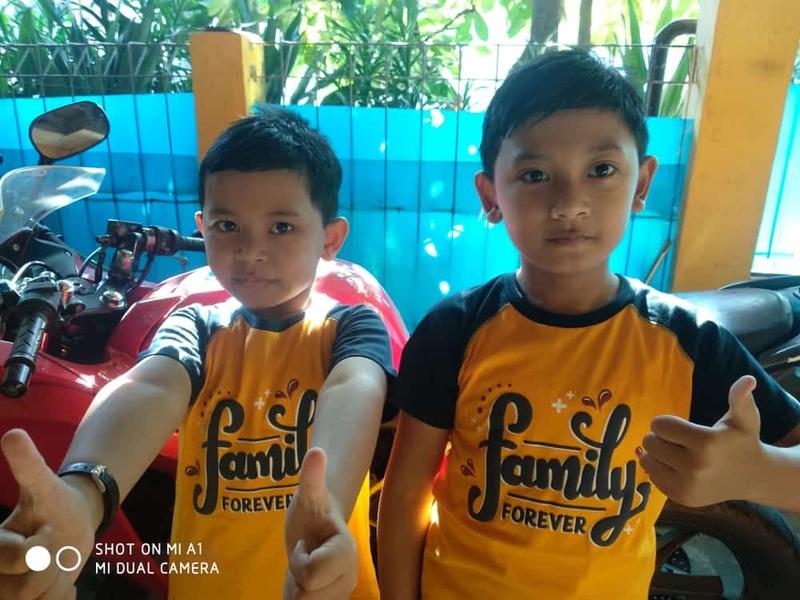 Kaos Couple Keluarga bertiga Kaos keluarga tangan panjang Kaos seragam family gathering Ziyata ZT030 Katun Dewasa Muslim Baju Sarimbit Pasangan Pendek 1