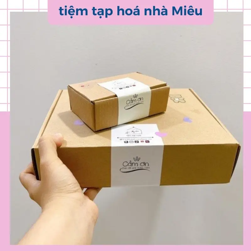 Hộp carton nắp gài đựng hàng nhiều kích cỡ tặng kèm giấy rơm 1