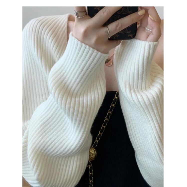 Product Introduction of Váy Hai Dây Không Tay Phong Cách Pháp Xiaoxiangfeng Áo Khoác Cardigan Dệt Kim Phối Bên Ngoài Áo Len Nữ Tay Cánh Dơi Khăn Choàng Dáng Ngắn Khí Chất 2