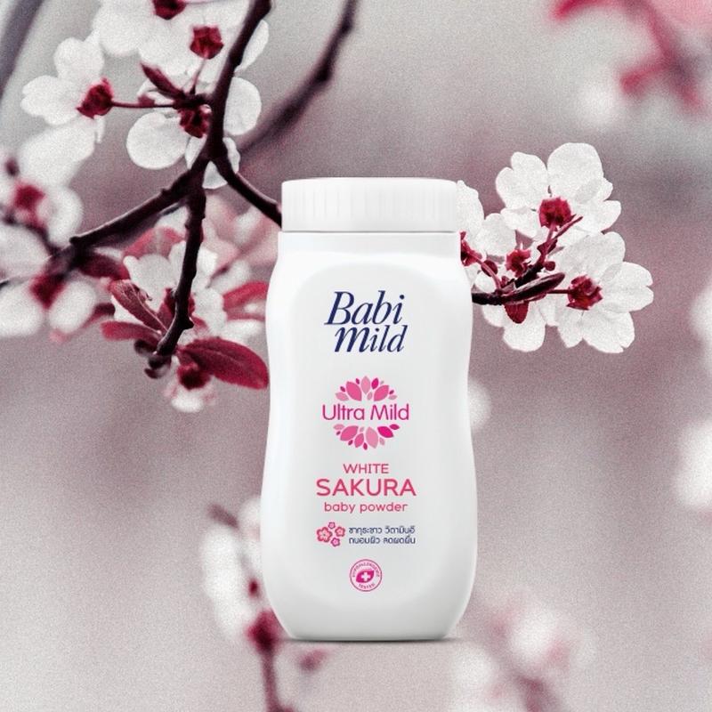 Phấn Thơm Cho Bé Babi Mild White Sakura Chai 45g 2