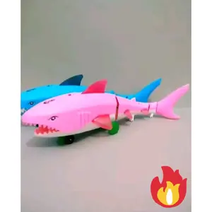 Mainan Baby Shark Pet Ikan Hiu Body Nyala dapat dan dapat bergerak ekornya dan bisa berjalan Set Hadiah Set Hadiah Set Hadiah Set Hadiah