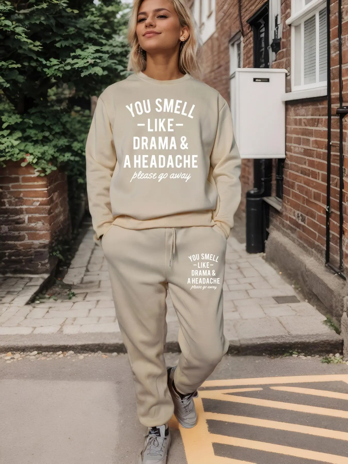 【Plus Size】 Two-Piece Set Letter Print Sweatshirt & Sweatpants Set, Casual Fashion Cozy Round Neck Long Sleeve Pullover & Jogger Pants for Daily Outdoor Wear, Women's Two-piece Outfits for Fall & Winter