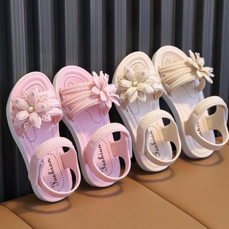 Giày sandal bé gái gắn bông xinh xoắn. Giày quai hậu cho bé đế mềm êm chống trơn trợt 009 Dép Sandal Len Voi