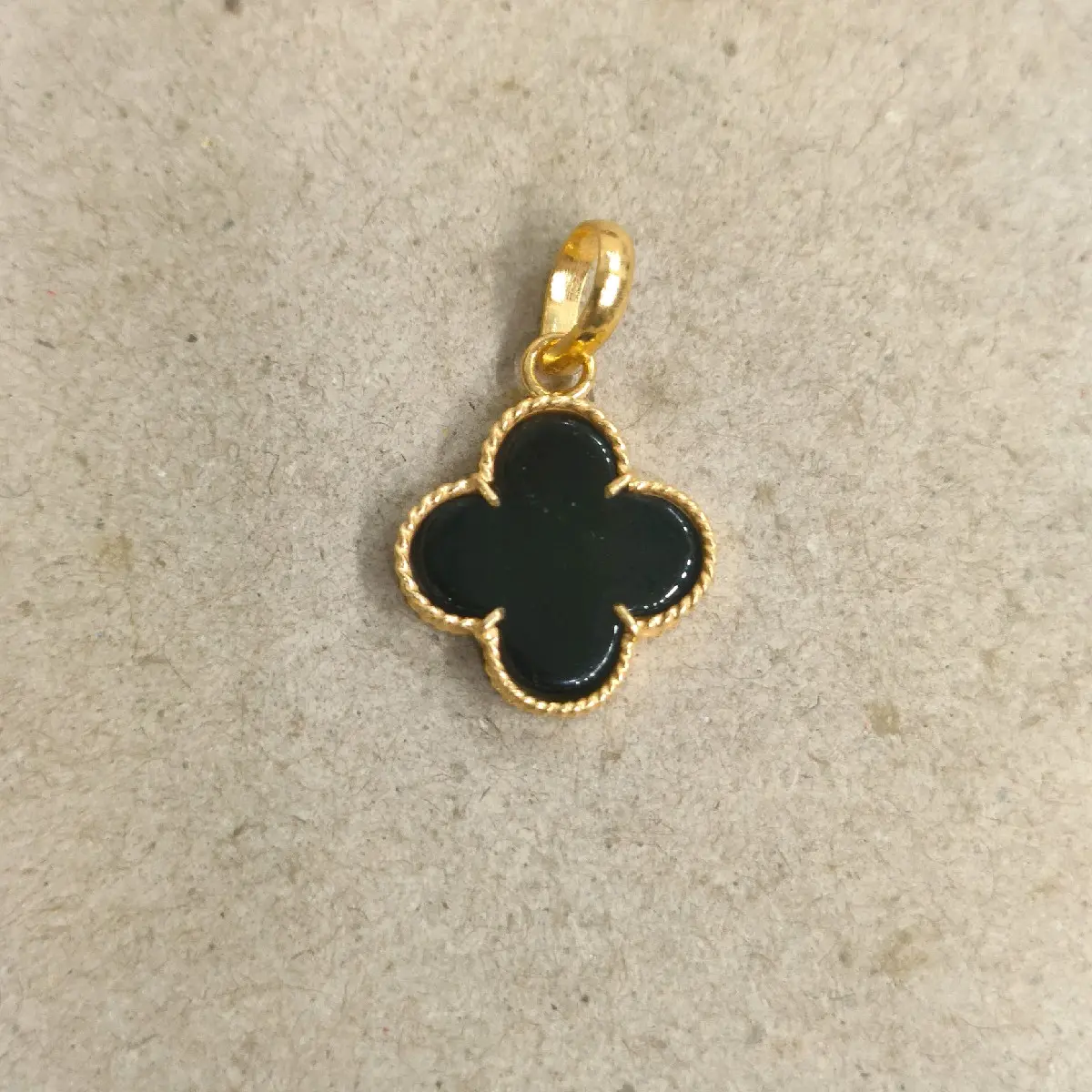 liontin batu clover hitam 1 gram emas muda