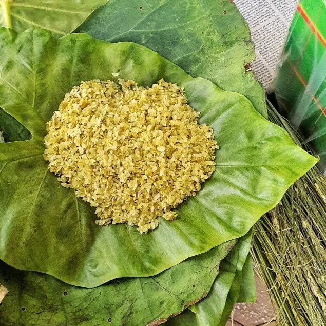 Cốm xanh Tây Bắc được làm thủ công 1