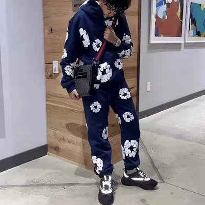 Cozy Worldwide Tracksuit - TikTok Shop Cozy Worldwide Tracksuit - TikTok Shop