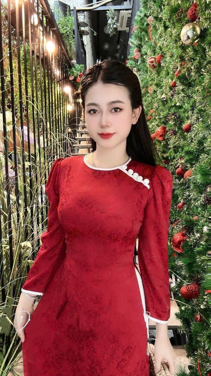 Product Introduction of Áo dài gấm lụa kim cương,phom dáng ôm,thiết kế cổ tròn ,tay bồng điệu đà,trẻ trung. Áo dài Hoài Thu Nữ Women trang phục truyền thống 4