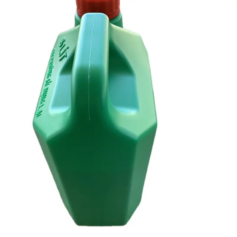 Can nhựa 4,5lít hiệu Trâu rừng đen dùng chứa nước 1