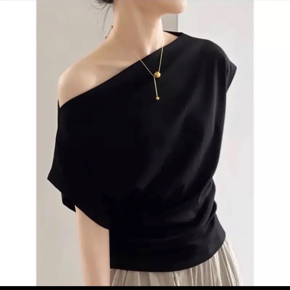 Áo phông lệch vai 3 màu đen nâu tây trắng Top Nữ Women Sơ Mi Tua Rua