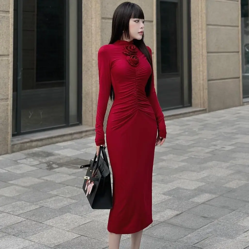 Đầm body dáng dài đính 2 hoa