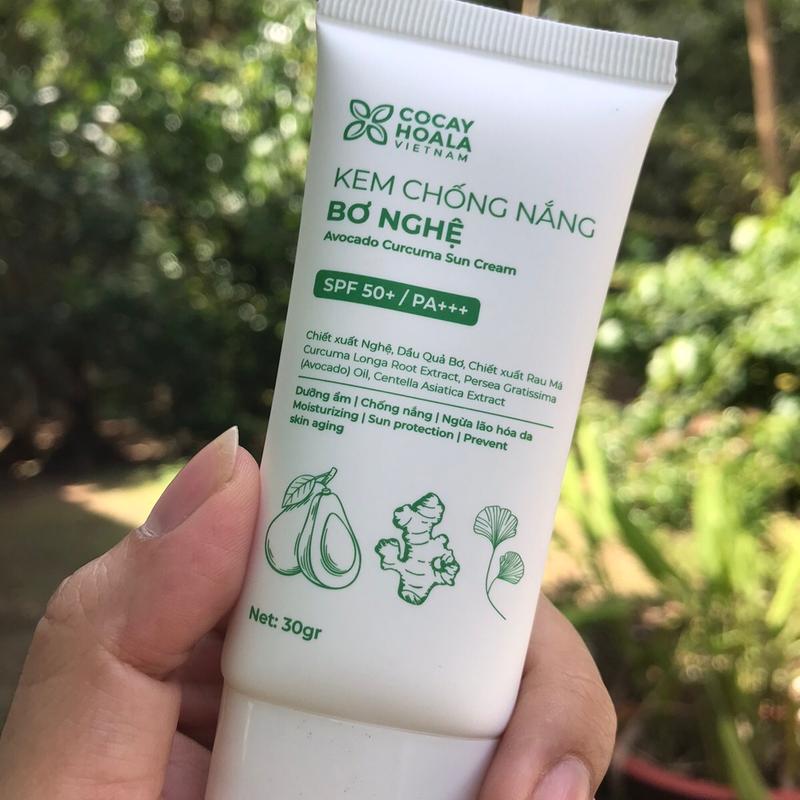 Kem chống nắng Bơ Nghệ thương hiệu Cỏ Cây Hoa Lá 4