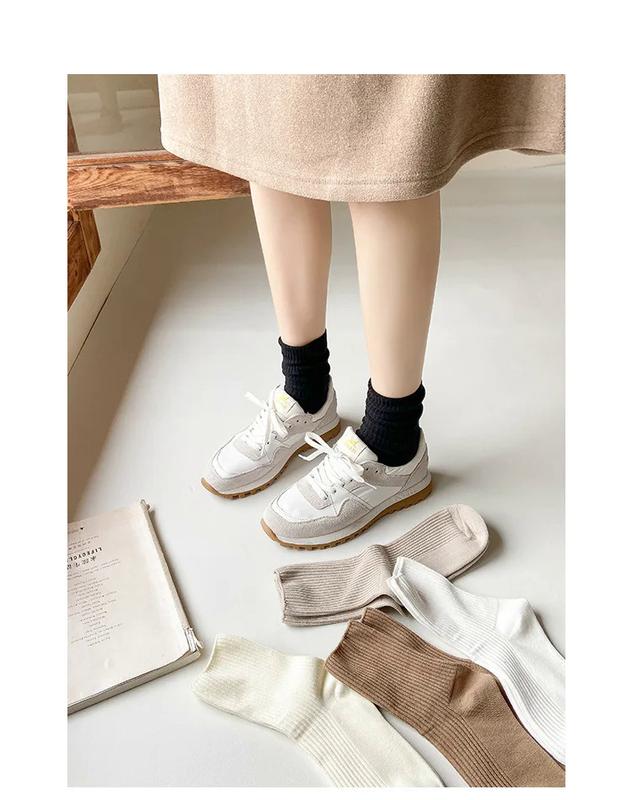 Product Introduction of 1Pcs New Female Japanese Socks Solid Color Women's Casual Cotton Cute Socks Autumn Simple Women's Medium Length Socks 0