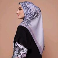 Gambar mandjha ivan gunawan hijab - blooming butterfly grey scarf dari amanaashop Kota Makassar 2 Tokopedia