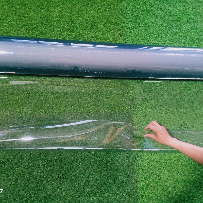 Tấm nhựa PVC dày 1mm trong suốt dùng làm Khăn trải bàn, vách ngăn, trải giường spa 2