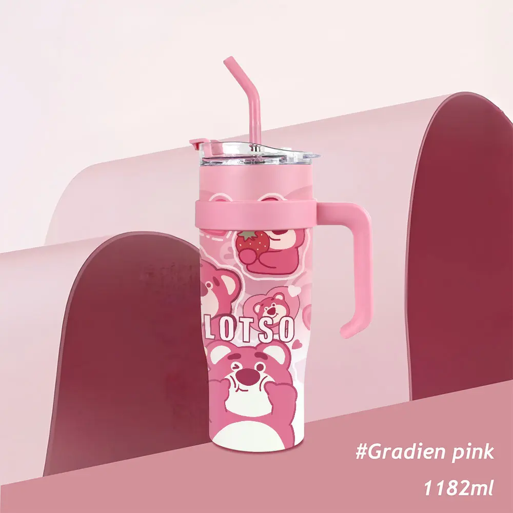 Tumbler Termos Mug Lotso beruang strawberry hati kartun Minum Portable Stainless Steel 1200ML Tumbler Tahan Panas Dingin Dengan Jerami Dengan Tutup Gelas Coffee Aesthetic Botol Minum BPA FREE