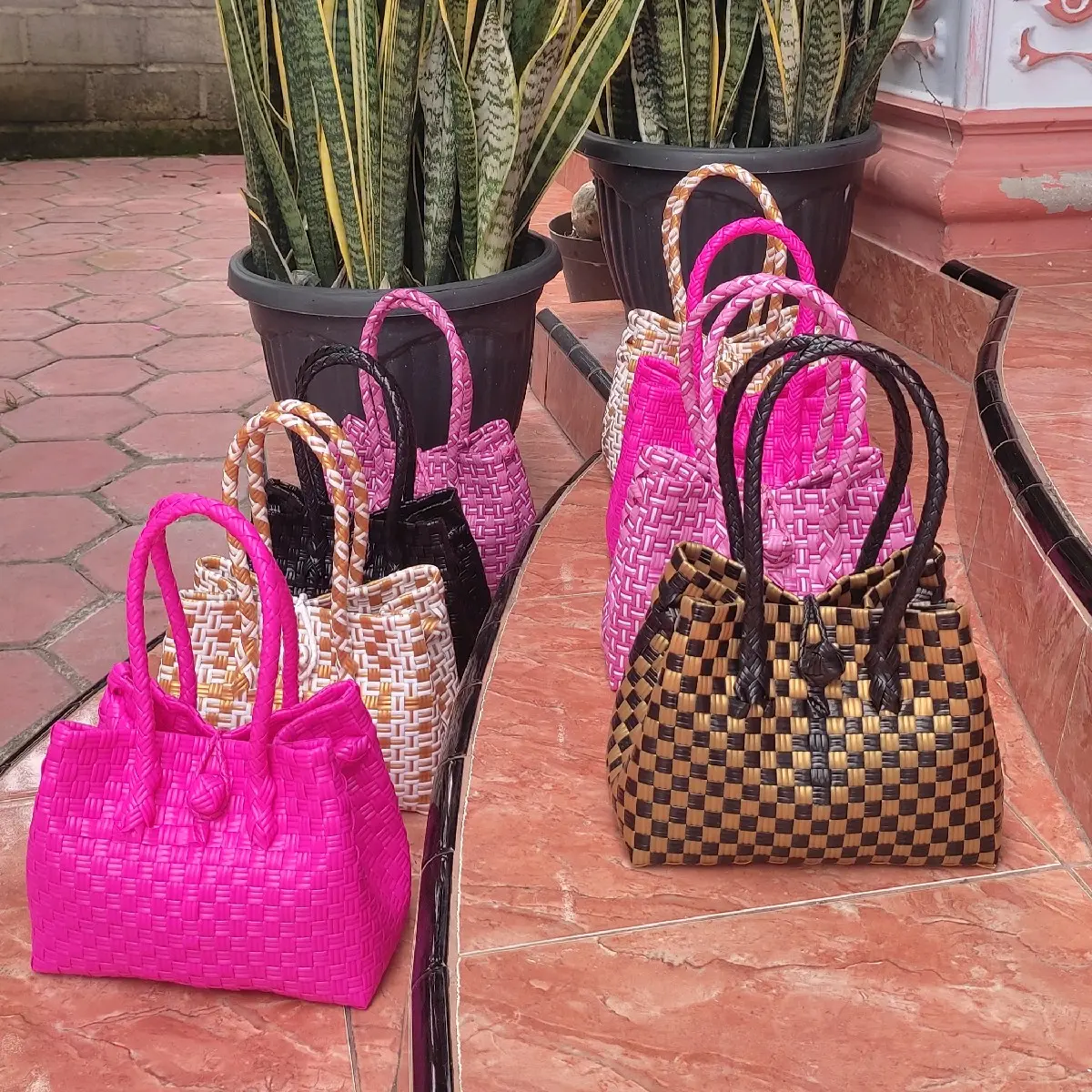 tas anyam petty premium bahan jali Kulit Anyaman