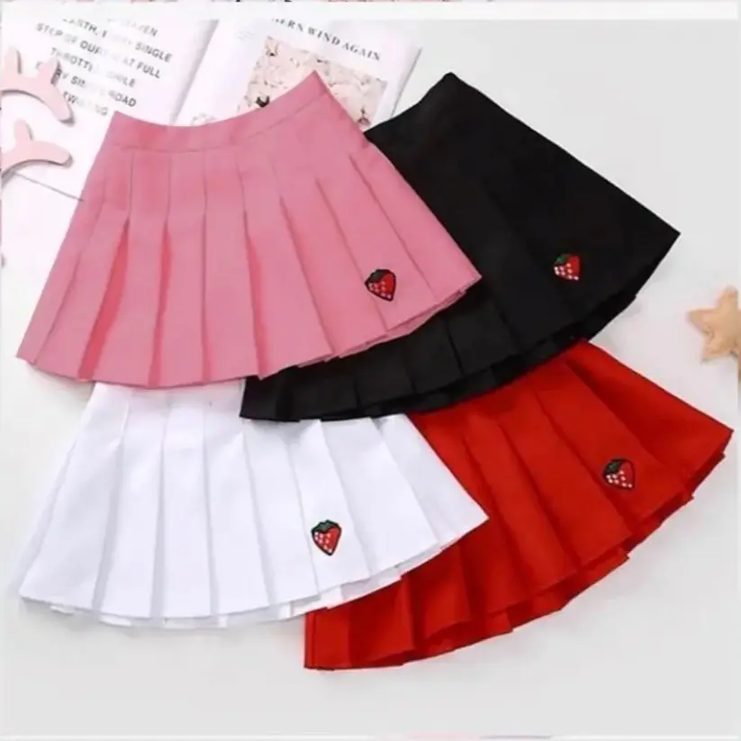 Chân váy quả dâu , chân váy bên trong có quần , trước là cạp phía sau là lưng thun ạ