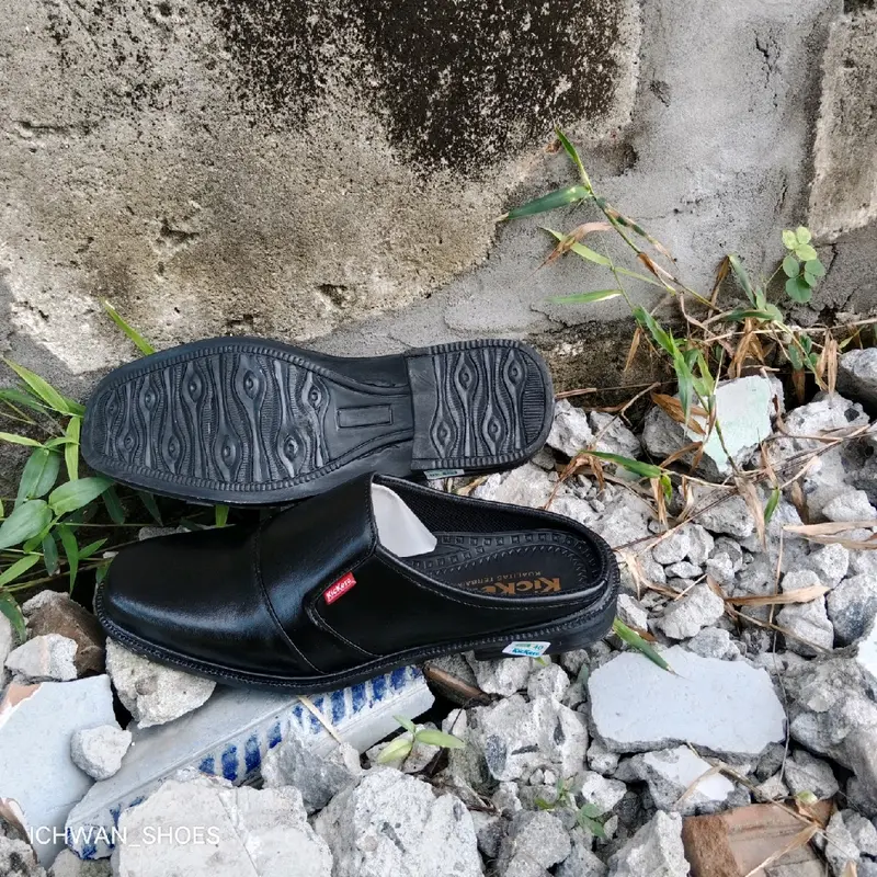 sepatu selop pria warna hitam 2