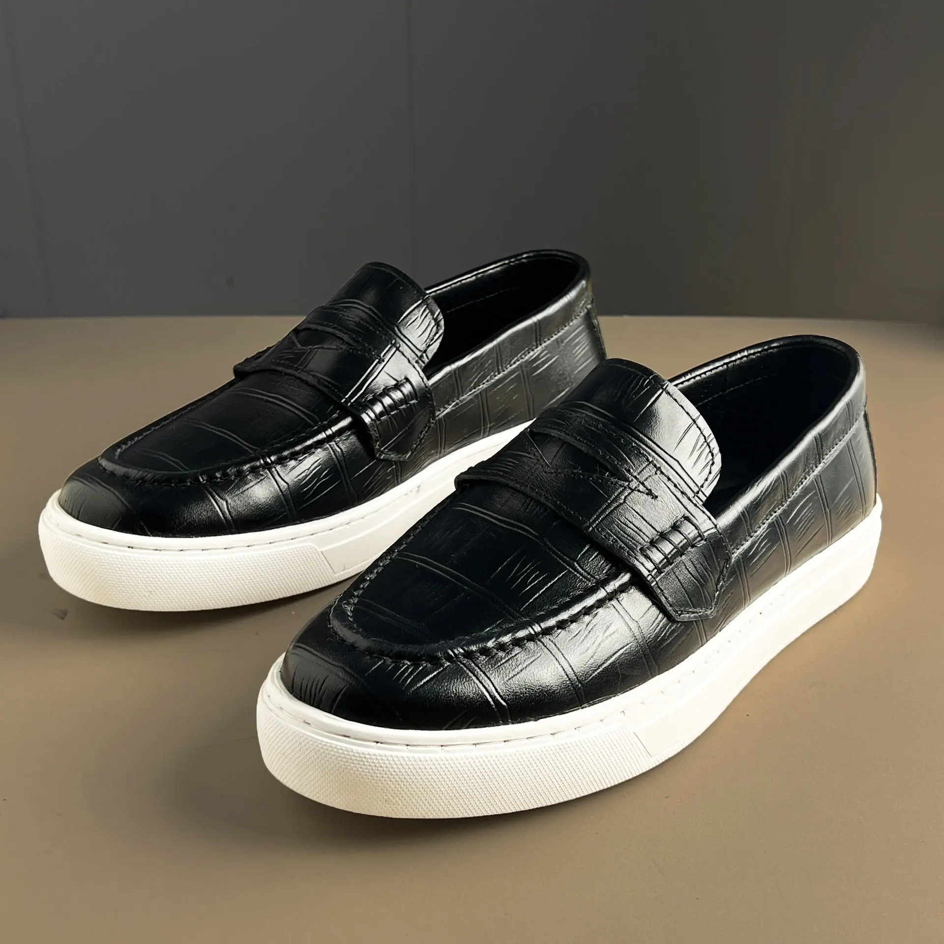 Giày Lười Nam Da Vân Cá Sấu, Giày Slip On Nam Da Bò Vân Dustino giay slip Cao Su Nhung