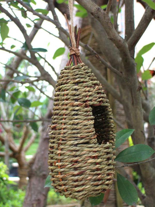 Product Introduction of Hanging Bird House Pastoral Style Birdhouse Natural Fiber Finch Bird Nest Hut Outdoo Cage Hand-woven Straw Rope Shelter Hideaway 4
